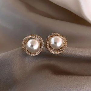 💕 Elegant Gold Plated Halo Pearl Stud Earrings Spiral Rhinestone